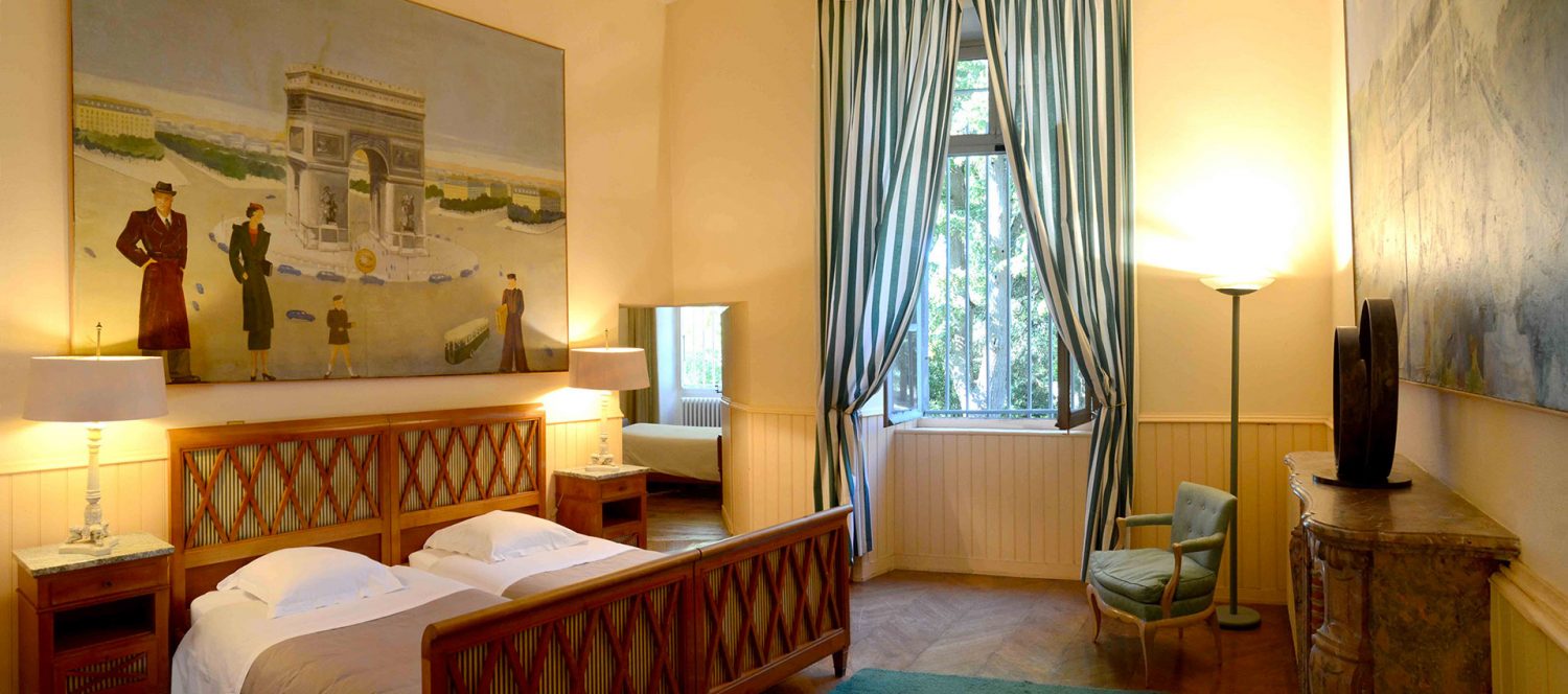 Parisian bedroom / Chambre parisienne